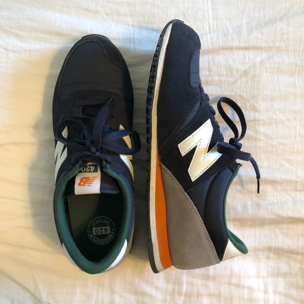New Balance 420  (Men’s 6.5/Women’s 7.5)